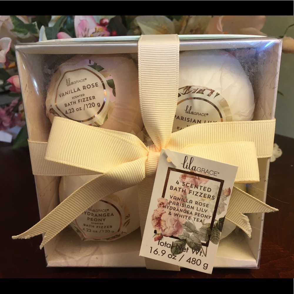 BNWT Lilagrace Four Scented Bath Fizzers